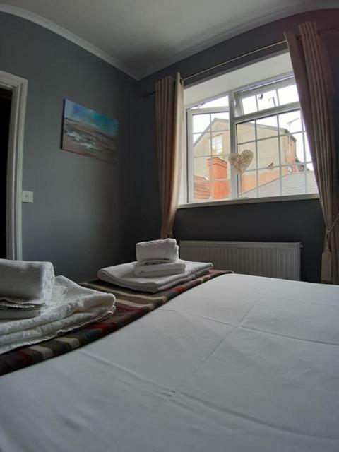 The Lowman Tiverton  Exterior photo